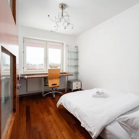 Royal Wilanow 3-bedroom Apartment Warsaw