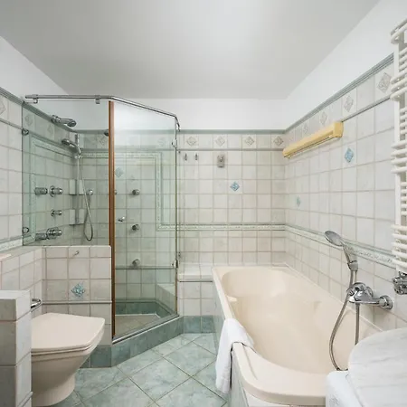 Royal Wilanow 3-bedroom Apartment Warsaw